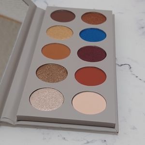 KKW X MARIO 10 PAN EYESHADOW PALETTE